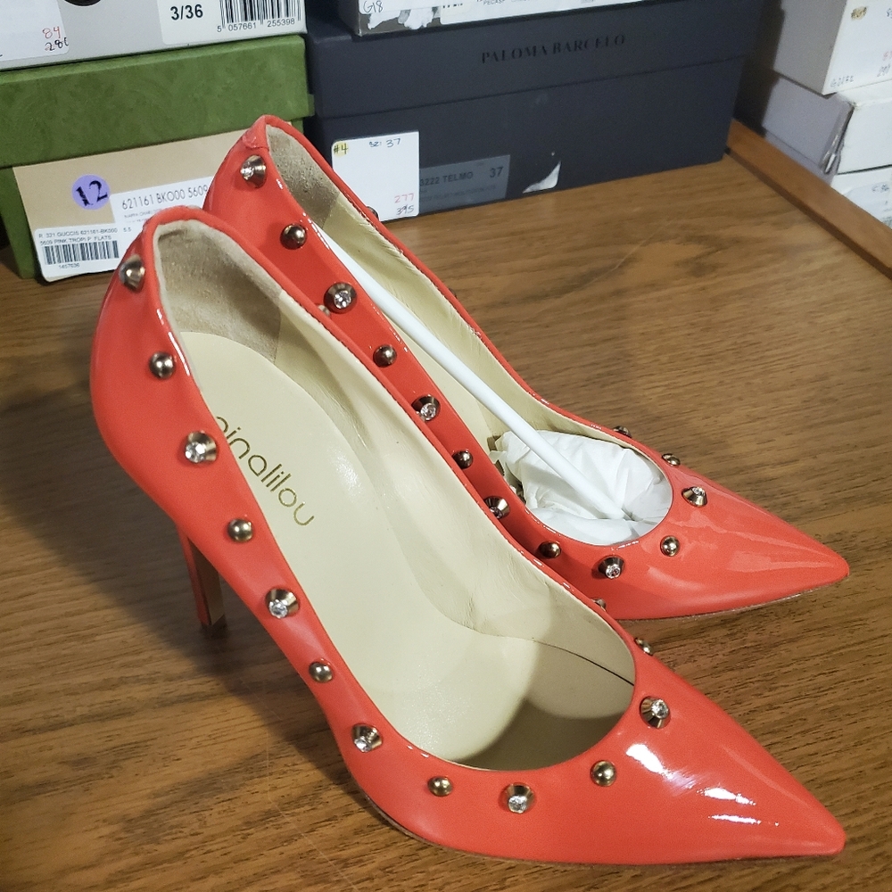 Sz 37.5 NIB Ninalilou $350 heels